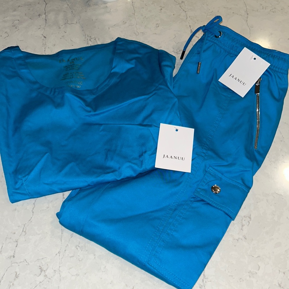 Ocean Blue scrub set. Brand New size XS